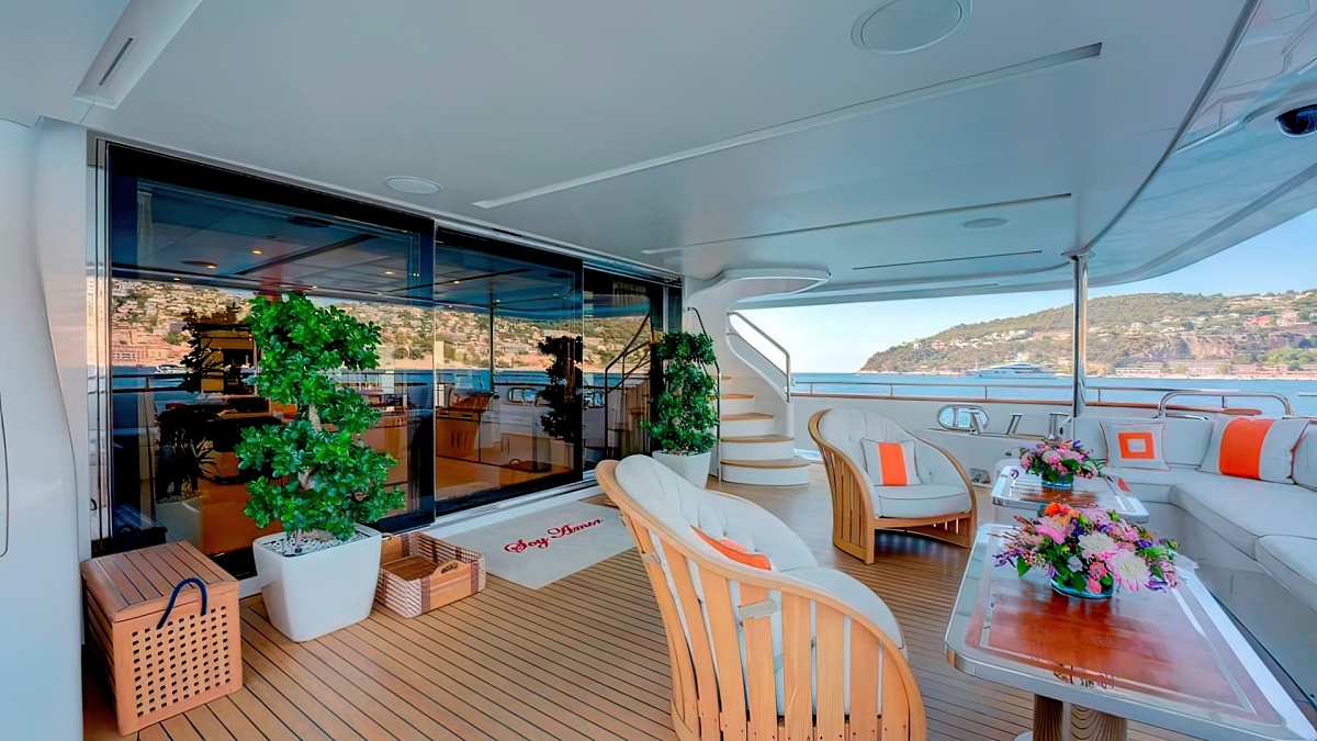 Аренда мега яхты Benetti Crystal 140 - Nela во Франции